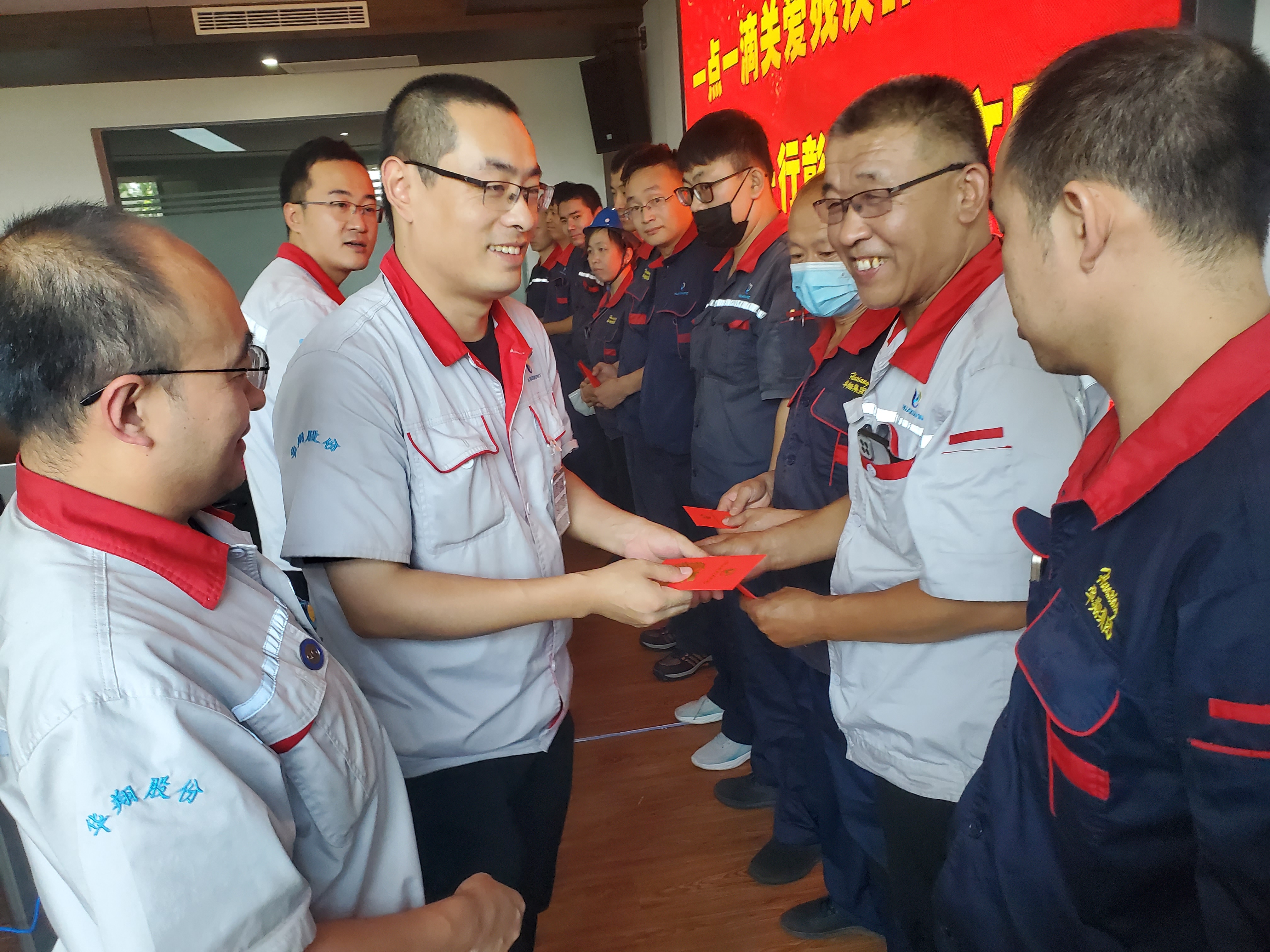 “扶殘助殘有你有我”，華翔很暖心！