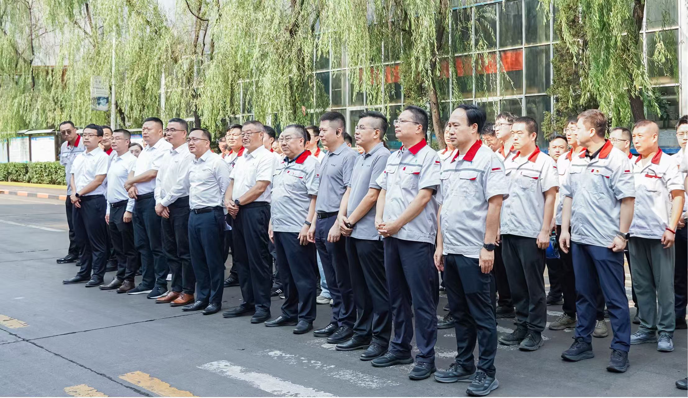 臺(tái)下.jpg 臺(tái)下.jpg